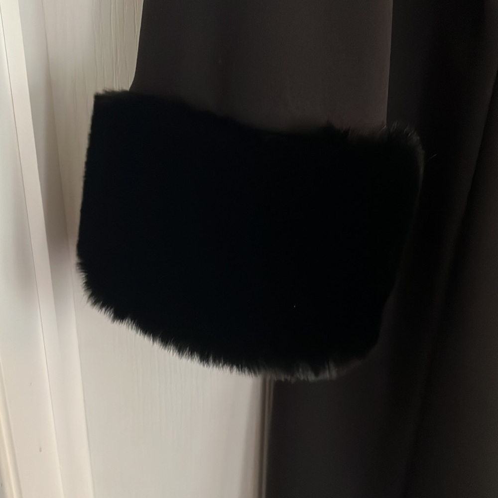 Alfani black midi dress with faux fur sleeves - Picture 3 of 4